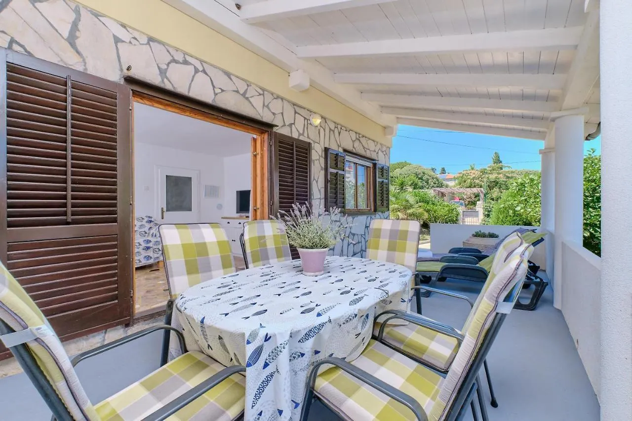 Vila Mirta Villa Nerezine