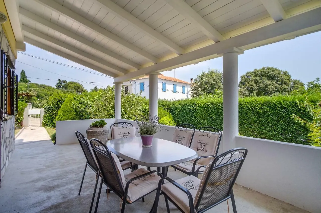 Vila Mirta Nerezine Tatil Evi