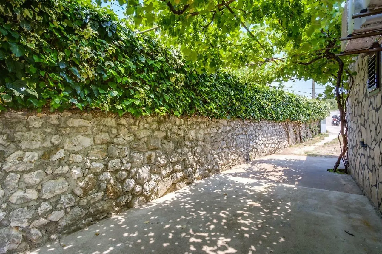 Vila Mirta Nerezine Tatil Evi